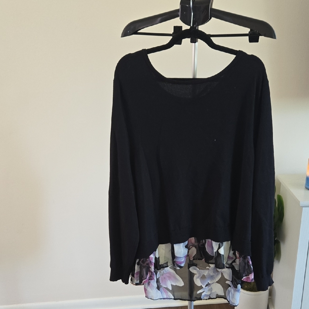 VENUS Black and Purple Floral Top